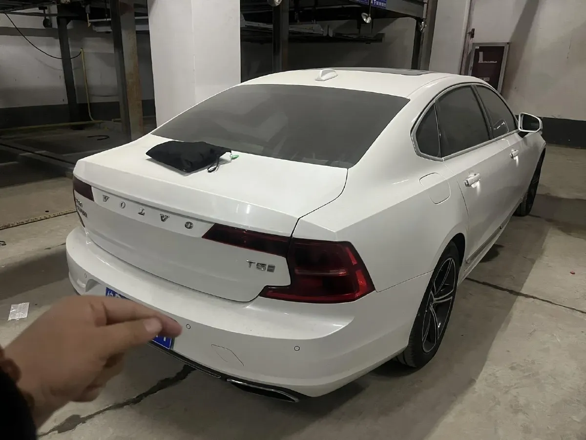 2019 Infiniti Q70 2.0T 211HP L4 7AT,autocango,china used car exporter,china ev exporter,chinese used car exporter,chinese used ev exporter