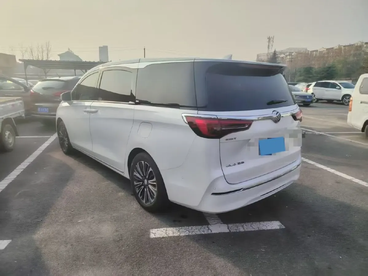 2022 Buick GL8 2.0T 237HP L4 9AT,autocango,china used car exporter,china ev exporter,chinese used car exporter,chinese used ev exporter