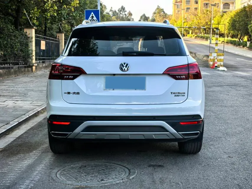 2019 Jeep Cherokee 2.0T 234HP L4 9AT,autocango,china used car exporter,china ev exporter,chinese used car exporter,chinese used ev exporter