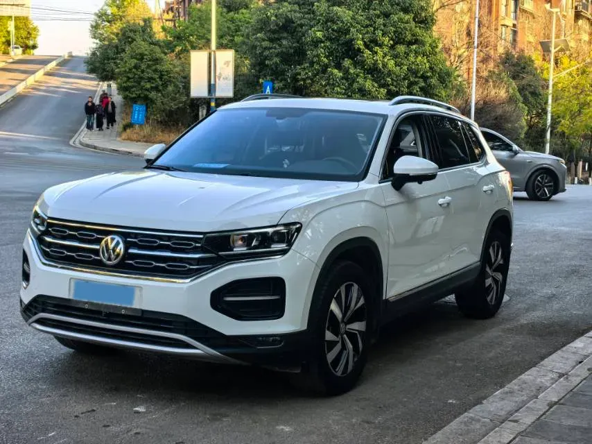 2019 Jeep Cherokee 2.0T 234HP L4 9AT,autocango,china used car exporter,china ev exporter,chinese used car exporter,chinese used ev exporter