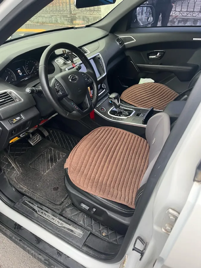 2018 Landwind X7 1.5T 163HP L4 8AT,autocango,china used car exporter,china ev exporter,chinese used car exporter,chinese used ev exporter