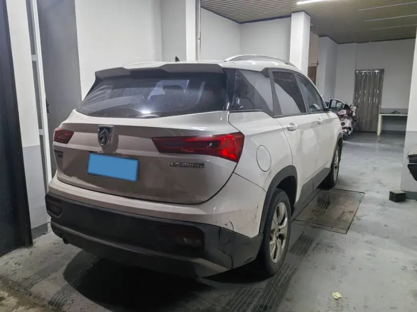 2021 BaoJun 530 1.5T 147HP L4 6MT,autocango,china used car exporter,china ev exporter,chinese used car exporter,chinese used ev exporter
