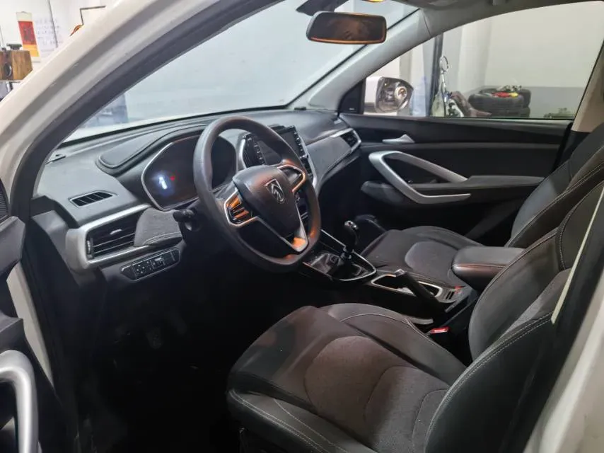 2021 BaoJun 530 1.5T 147HP L4 6MT,autocango,china used car exporter,china ev exporter,chinese used car exporter,chinese used ev exporter