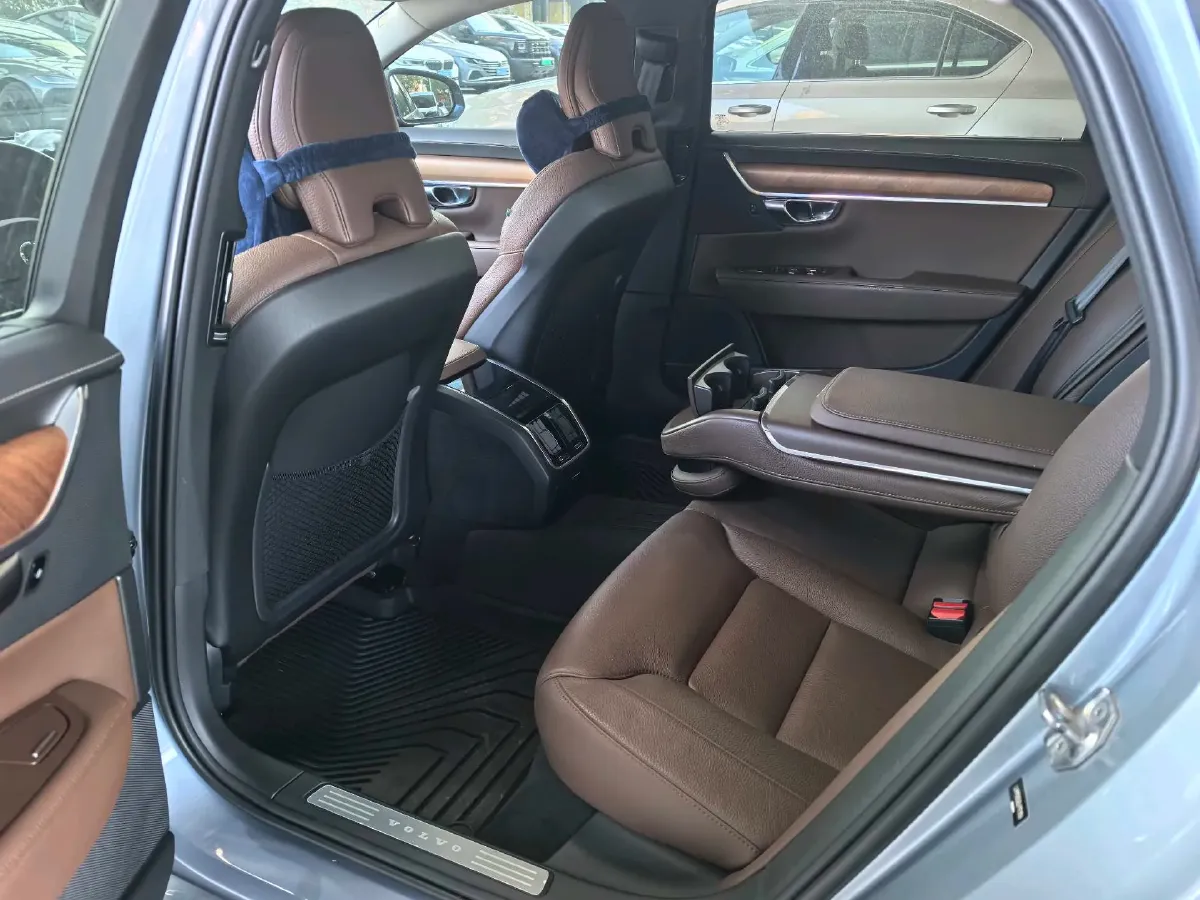 2020 Volvo S90 2.0T 254HP L4 8AT,autocango,china used car exporter,china ev exporter,chinese used car exporter,chinese used ev exporter