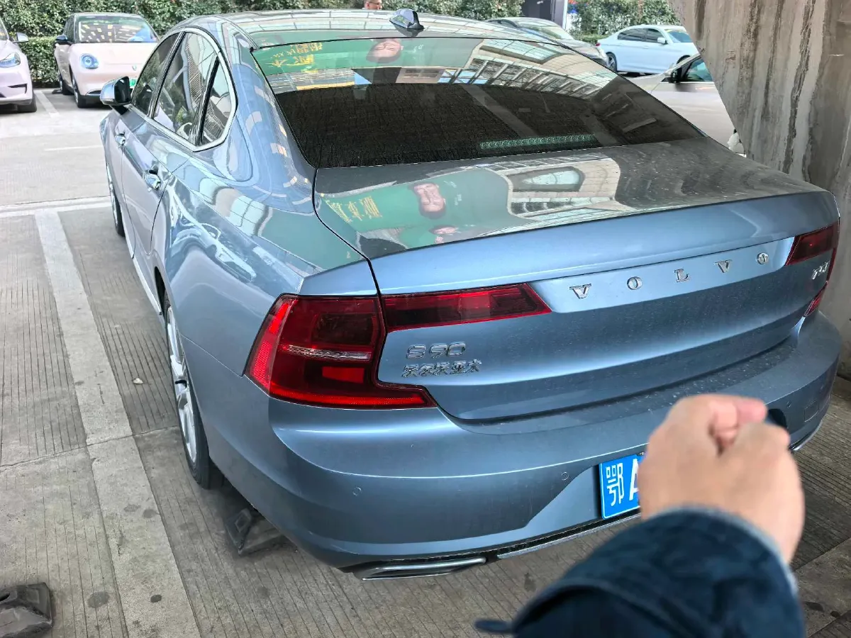 2020 Volvo S90 2.0T 254HP L4 8AT,autocango,china used car exporter,china ev exporter,chinese used car exporter,chinese used ev exporter