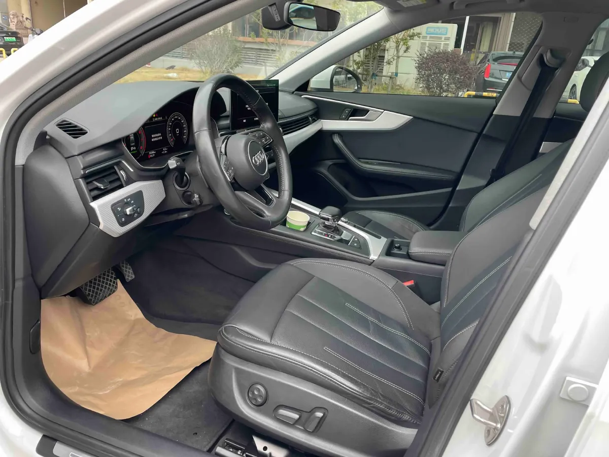 2020 Audi A4L 2.0T 190HP L4 7DCT,autocango,china used car exporter,china ev exporter,chinese used car exporter,chinese used ev exporter