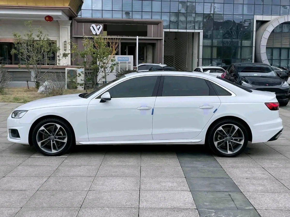 2020 Audi A4L 2.0T 190HP L4 7DCT,autocango,china used car exporter,china ev exporter,chinese used car exporter,chinese used ev exporter