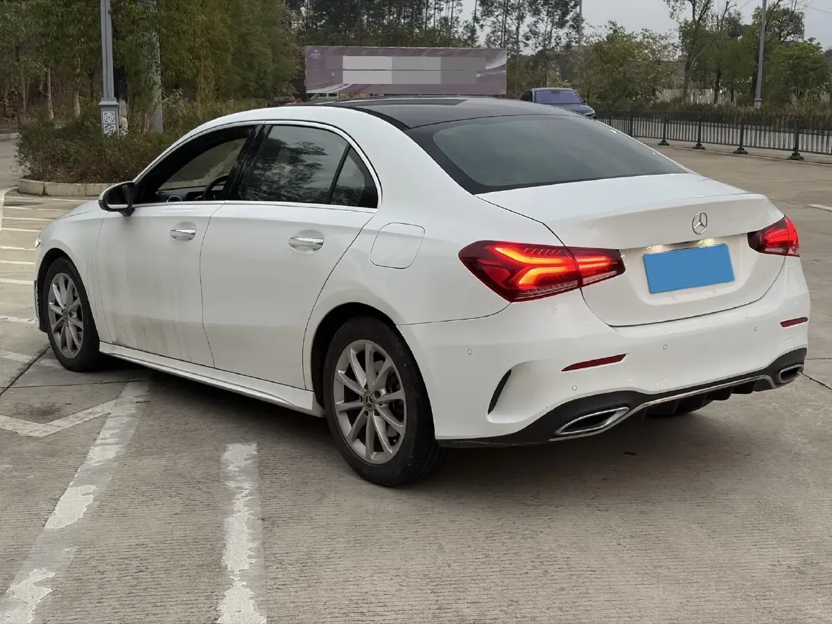 2020 Mercedes-Benz A Class 1.3T 163HP L4 7DCT,autocango,china used car exporter,china ev exporter,chinese used car exporter,chinese used ev exporter