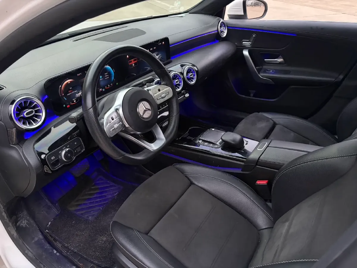 2020 Mercedes-Benz A Class 1.3T 163HP L4 7DCT,autocango,china used car exporter,china ev exporter,chinese used car exporter,chinese used ev exporter