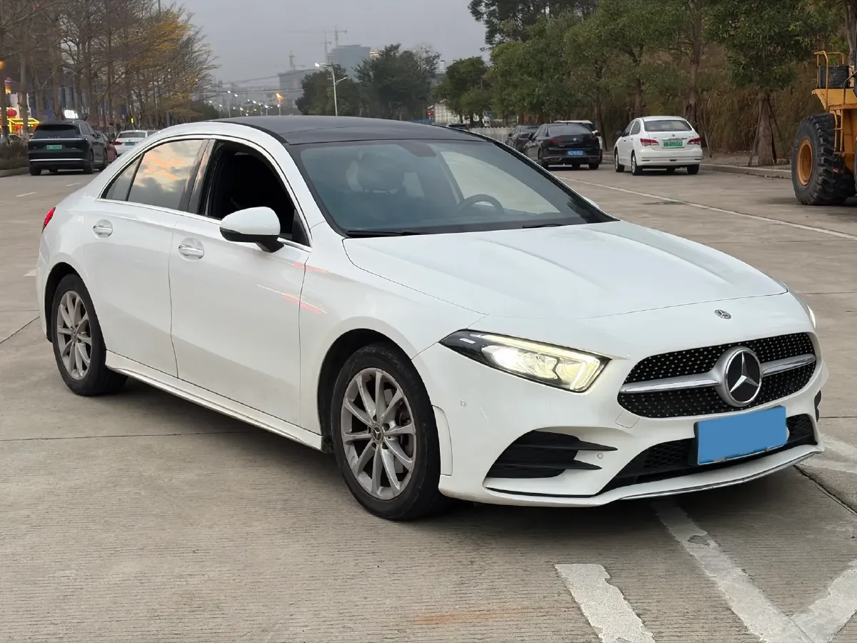 2020 Mercedes-Benz A Class 1.3T 163HP L4 7DCT,autocango,china used car exporter,china ev exporter,chinese used car exporter,chinese used ev exporter