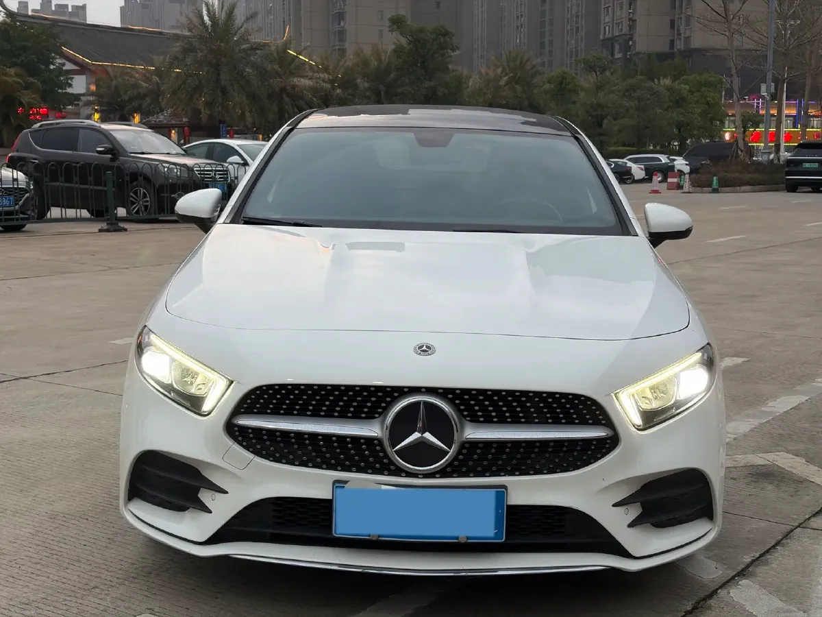 2020 Mercedes-Benz A Class 1.3T 163HP L4 7DCT,autocango,china used car exporter,china ev exporter,chinese used car exporter,chinese used ev exporter