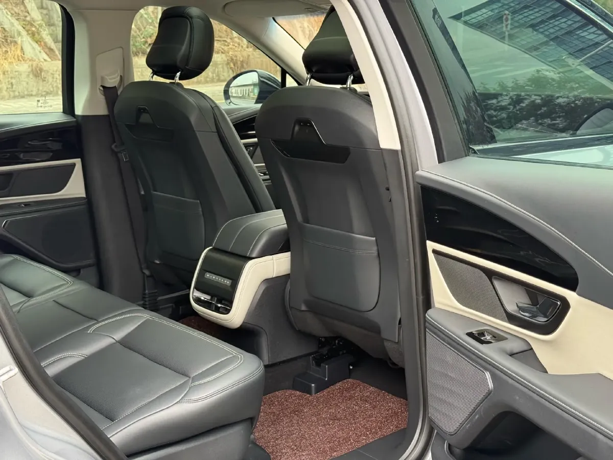 2023 Lincoln Nautilus 2.0T 261HP L4 8AT,autocango,china used car exporter,china ev exporter,chinese used car exporter,chinese used ev exporter