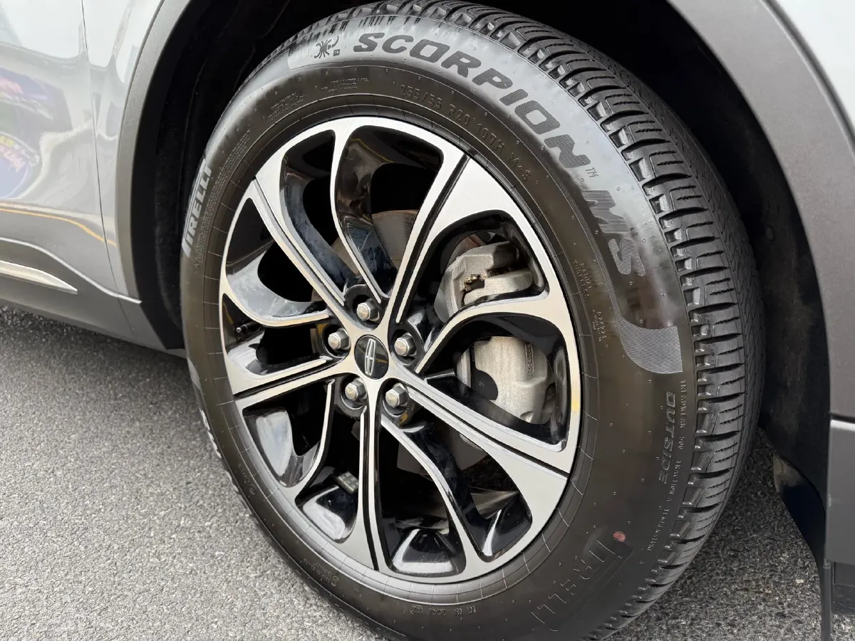 2023 Lincoln Nautilus 2.0T 261HP L4 8AT,autocango,china used car exporter,china ev exporter,chinese used car exporter,chinese used ev exporter