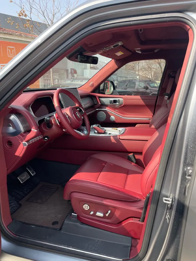 2024 Tank 700 3.0T 360HP V6 9AT PHEV 37.1KWH,autocango,china used car exporter,china ev exporter,chinese used car exporter,chinese used ev exporter