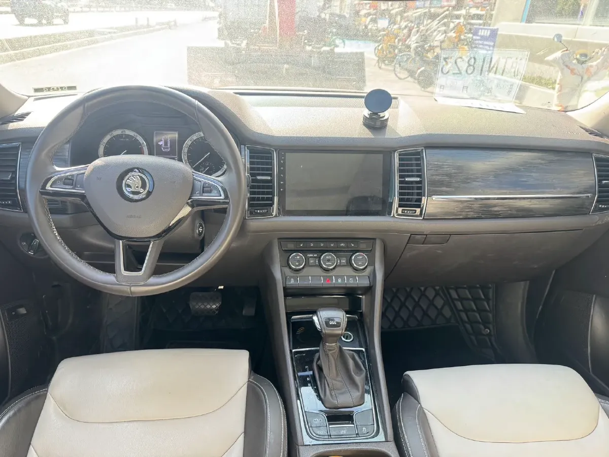 2018 Skoda Kodiak 1.8T 180HP L4 7DCT,autocango,china used car exporter,china ev exporter,chinese used car exporter,chinese used ev exporter