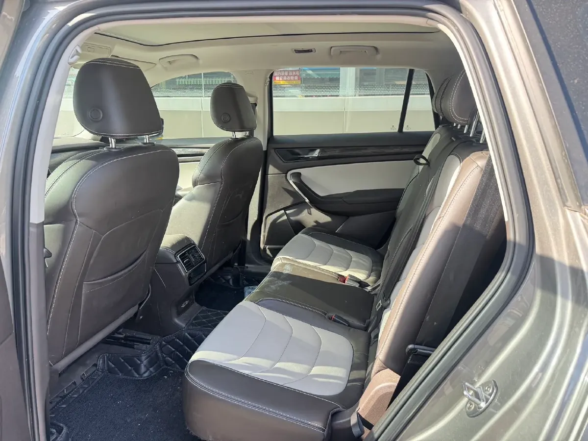 2018 Skoda Kodiak 1.8T 180HP L4 7DCT,autocango,china used car exporter,china ev exporter,chinese used car exporter,chinese used ev exporter