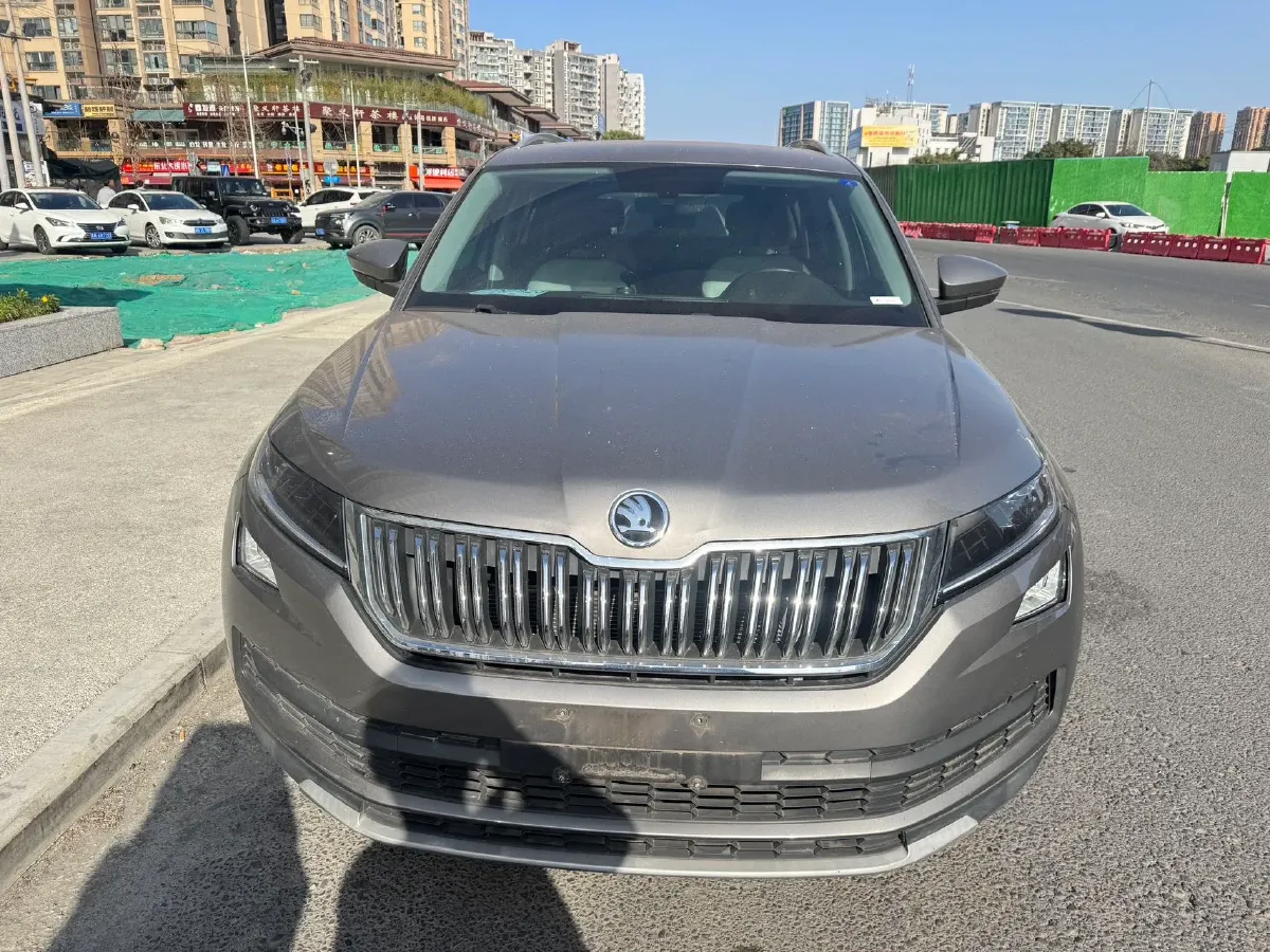 2018 Skoda Kodiak 1.8T 180HP L4 7DCT,autocango,china used car exporter,china ev exporter,chinese used car exporter,chinese used ev exporter