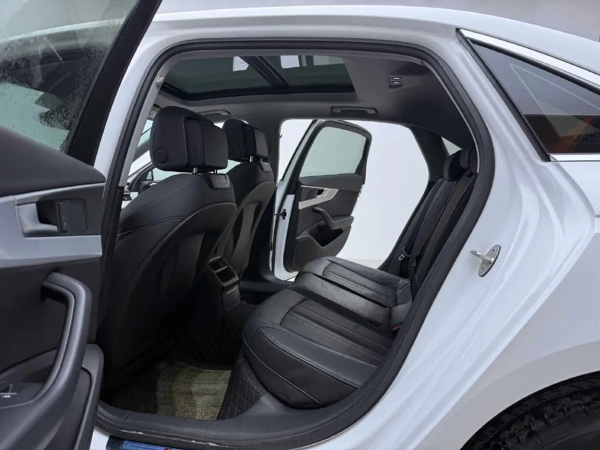 2020 Audi A4L 2.0T 150HP L4 7DCT,autocango,china used car exporter,china ev exporter,chinese used car exporter,chinese used ev exporter