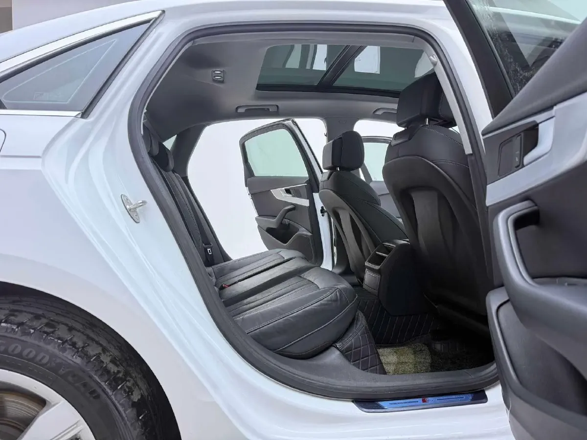 2020 Audi A4L 2.0T 150HP L4 7DCT,autocango,china used car exporter,china ev exporter,chinese used car exporter,chinese used ev exporter