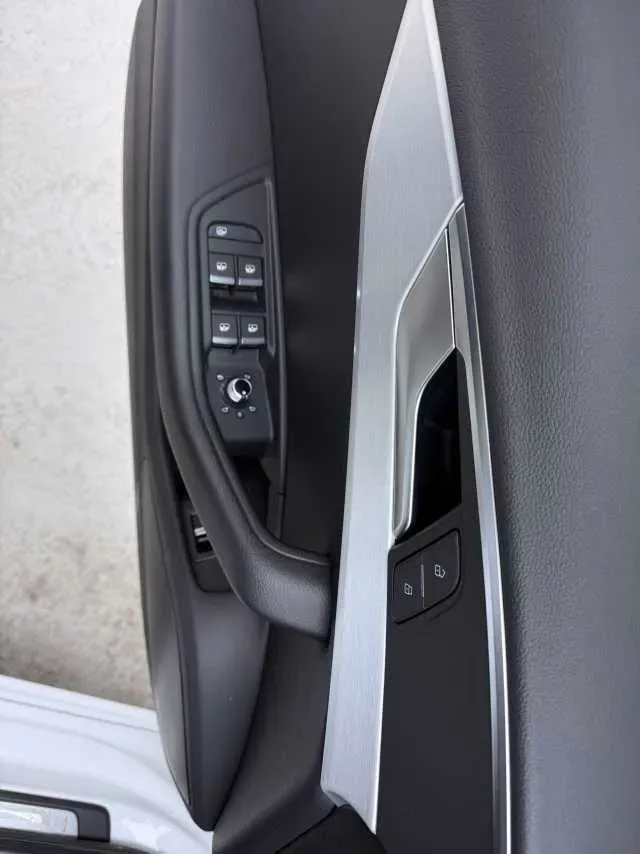 2020 Audi A4L 2.0T 150HP L4 7DCT,autocango,china used car exporter,china ev exporter,chinese used car exporter,chinese used ev exporter