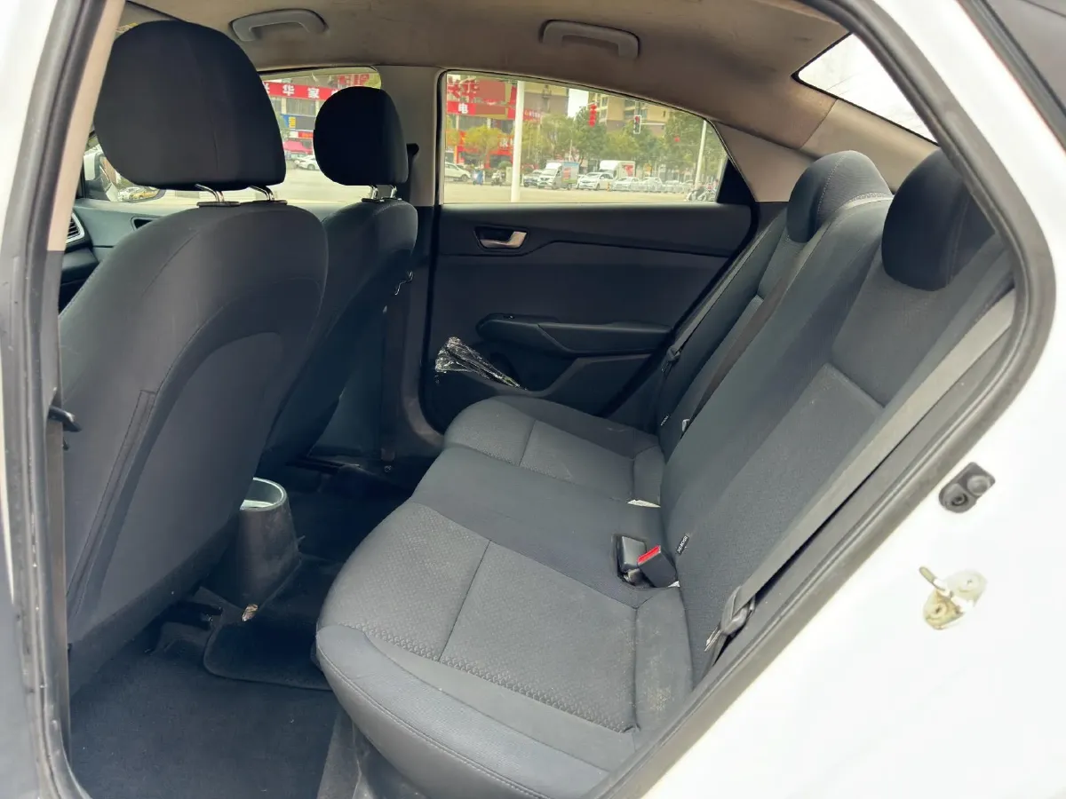 2016 Hyundai Verna 1.4L 100HP L4 6MT,autocango,china used car exporter,china ev exporter,chinese used car exporter,chinese used ev exporter