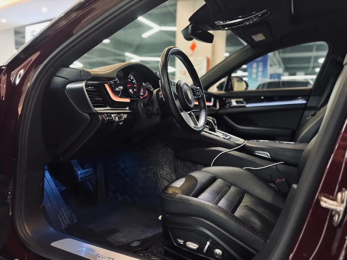 2017 BMW X6 3.0T 306HP L6 8AT,autocango,china used car exporter,china ev exporter,chinese used car exporter,chinese used ev exporter