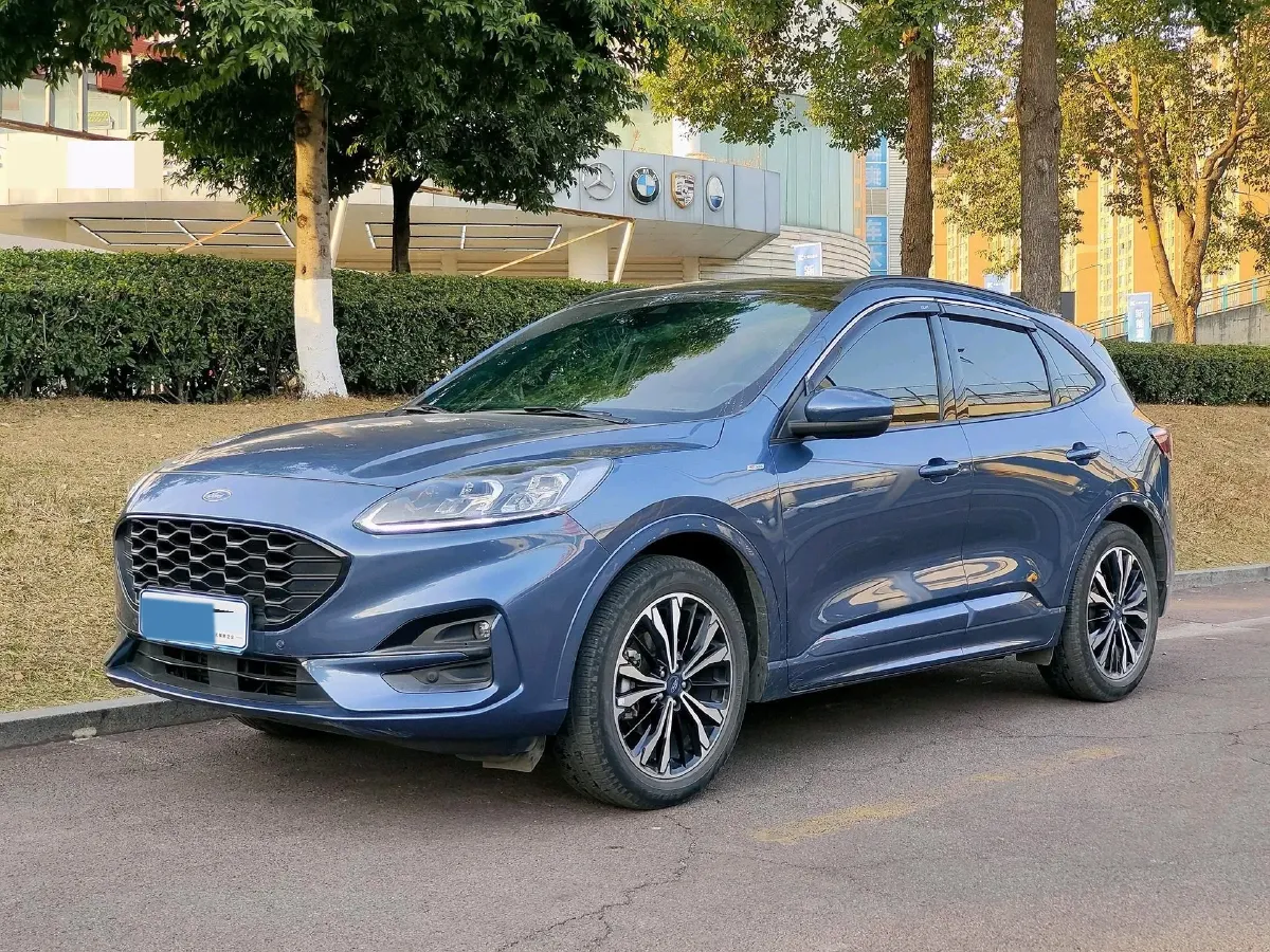 2020 Ford Escape 2.0T 248HP L4 8AT,autocango,china used car exporter,china ev exporter,chinese used car exporter,chinese used ev exporter