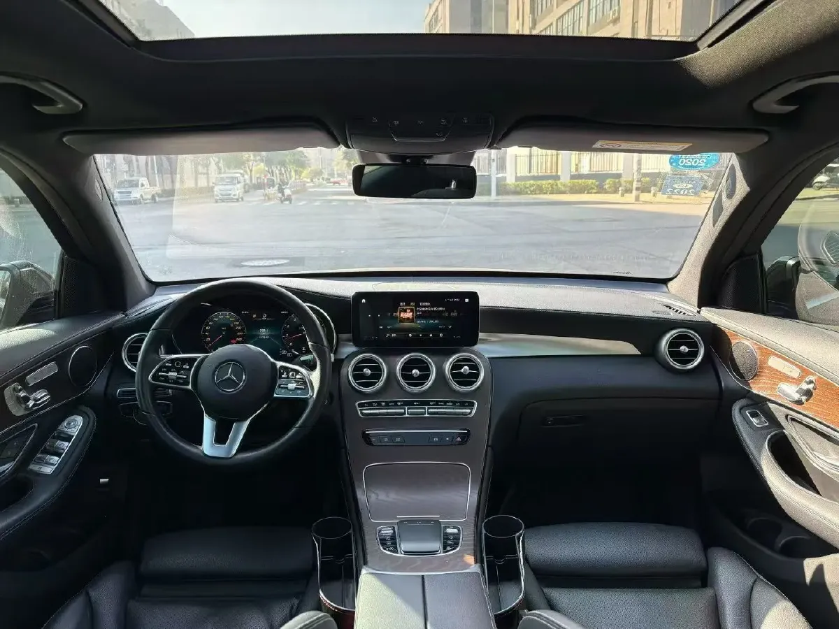 2020 Mercedes-Benz GLC Class 2.0T 258HP L4 9AT,autocango,china used car exporter,china ev exporter,chinese used car exporter,chinese used ev exporter