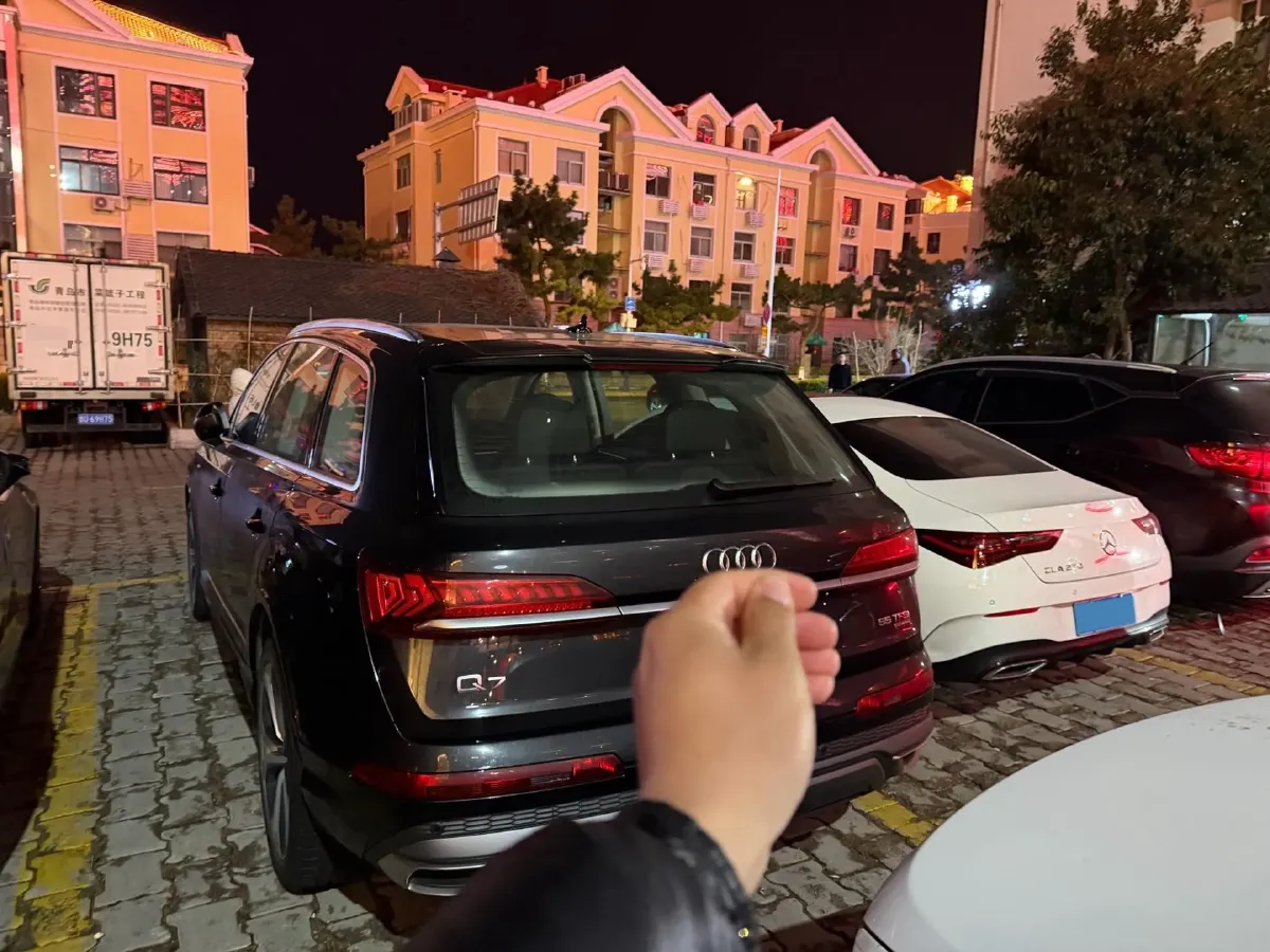 2021 Audi Q7 3.0T 340HP V6 8AT,autocango,china used car exporter,china ev exporter,chinese used car exporter,chinese used ev exporter