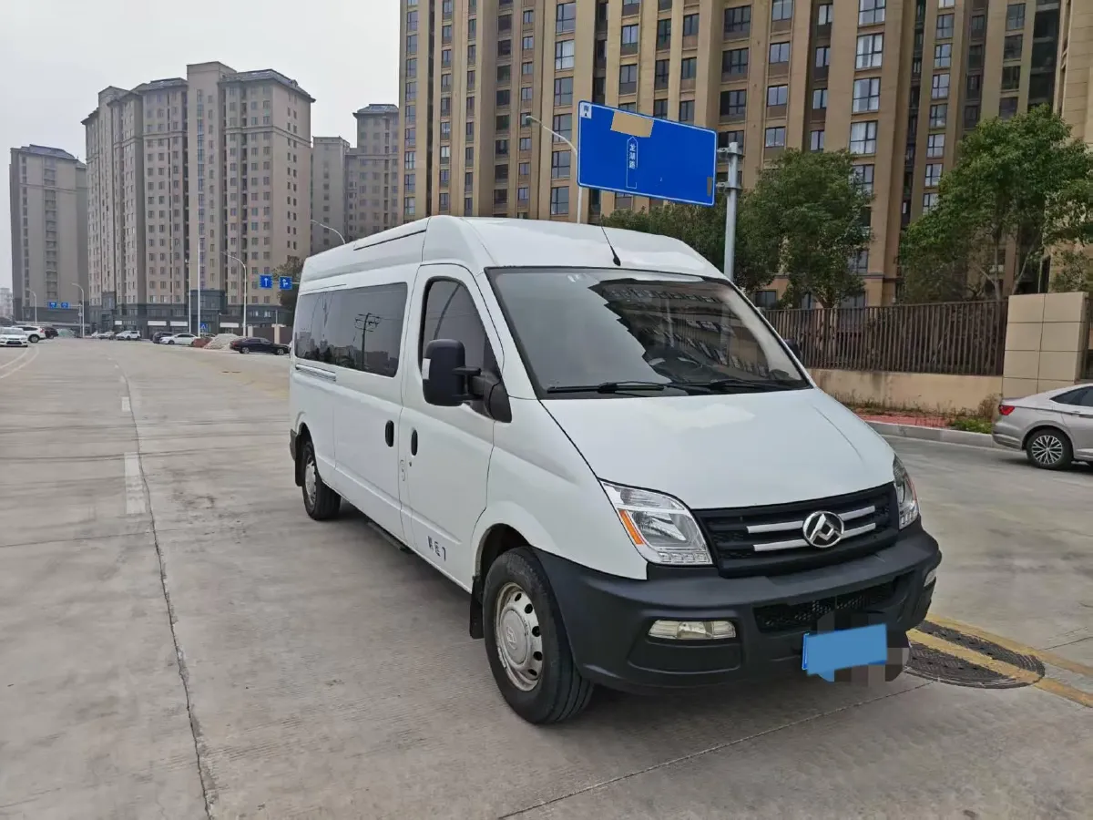 2020 MAXUS XinTu V80 2.5T 136HP L4 6MT,autocango,china used car exporter,china ev exporter,chinese used car exporter,chinese used ev exporter
