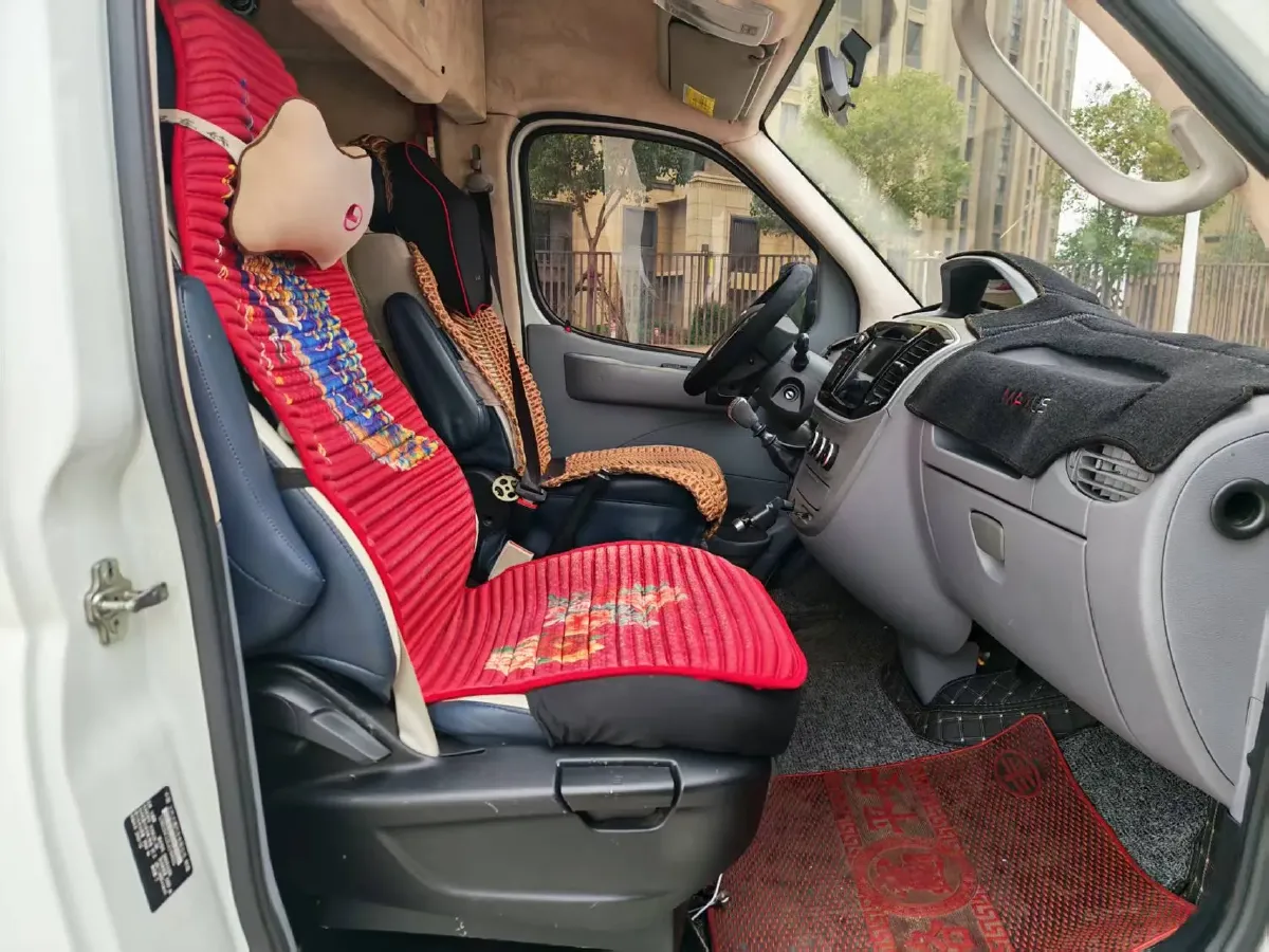 2020 MAXUS XinTu V80 2.5T 136HP L4 6MT,autocango,china used car exporter,china ev exporter,chinese used car exporter,chinese used ev exporter