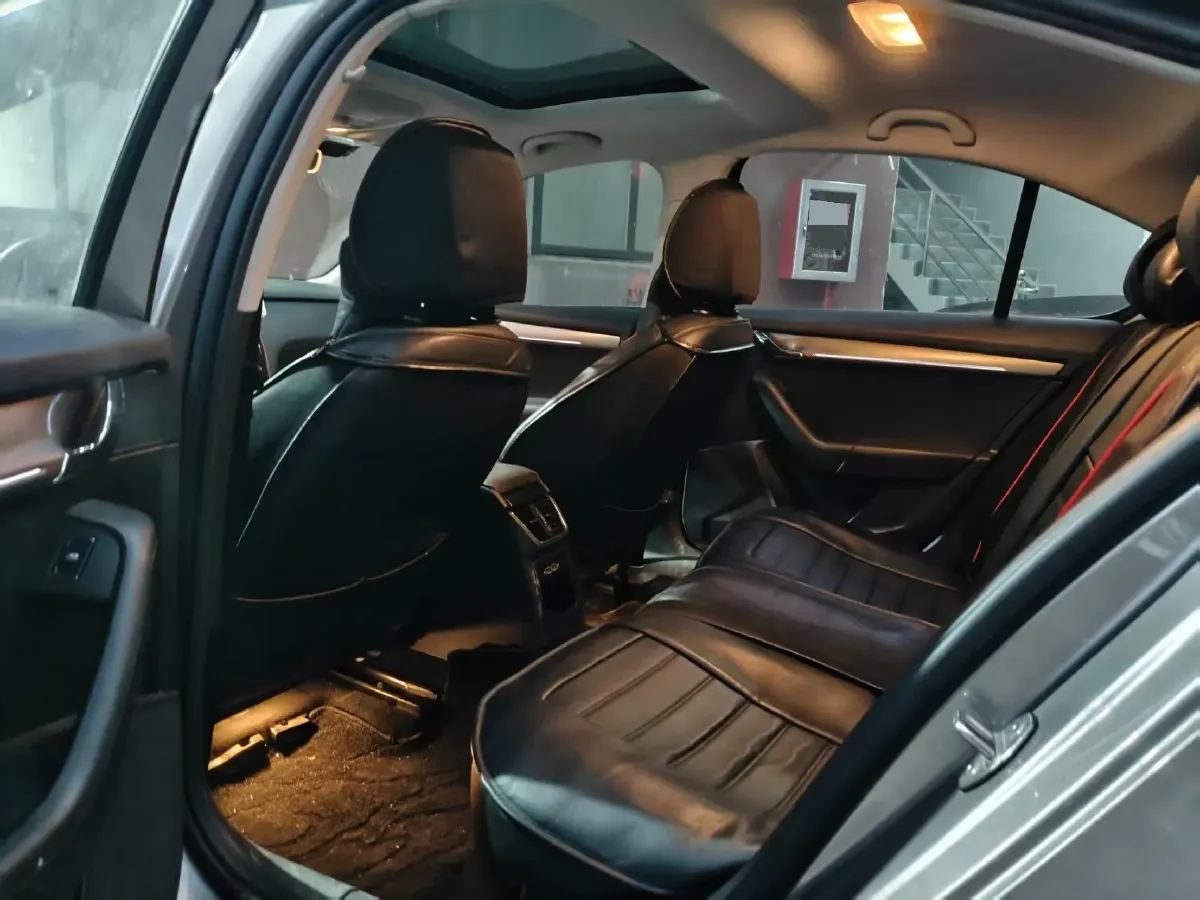 2019 Skoda Octavia 1.5L 116HP L4 6AT,autocango,china used car exporter,china ev exporter,chinese used car exporter,chinese used ev exporter