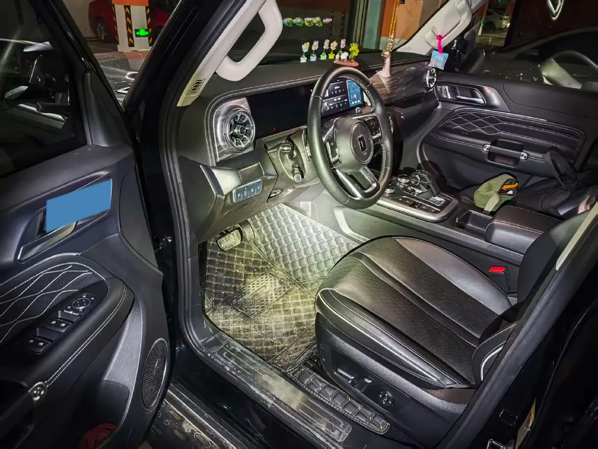 2021 Tank 300 2.0T 227HP L4 8AT,autocango,china used car exporter,china ev exporter,chinese used car exporter,chinese used ev exporter