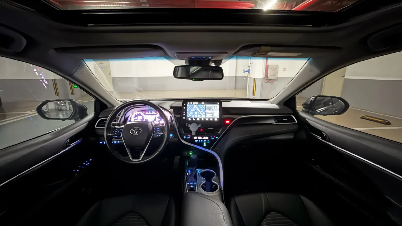 2022 Toyota Camry 2.5L 209HP L4 8AT,autocango,china used car exporter,china ev exporter,chinese used car exporter,chinese used ev exporter