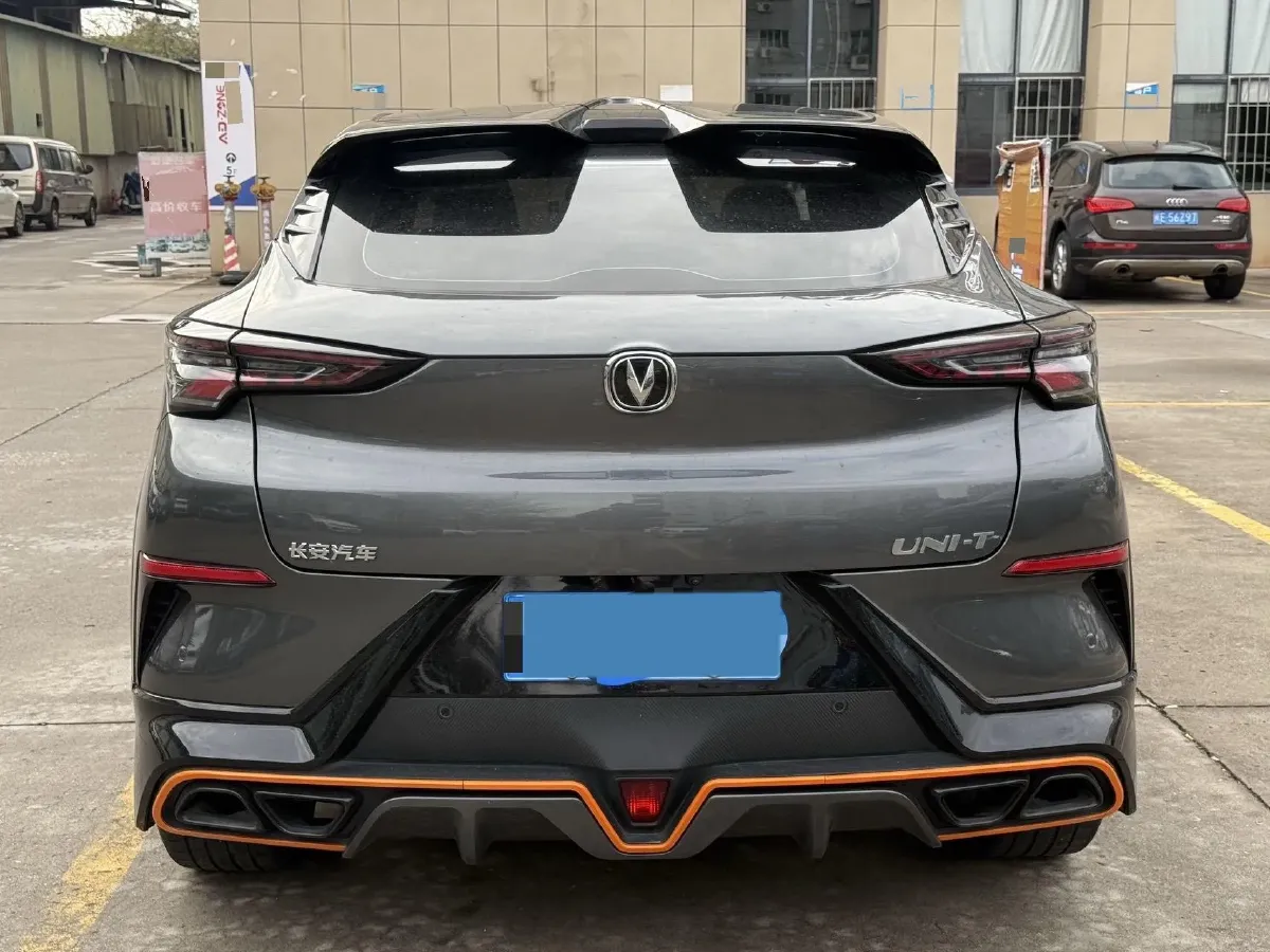 2022 ChangAn UNI-T 1.5T 188HP L4 7DCT,autocango,china used car exporter,china ev exporter,chinese used car exporter,chinese used ev exporter