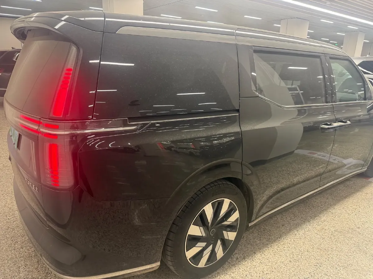 2025 Volvo EM90 BEV 116KWH,autocango,china used car exporter,china ev exporter,chinese used car exporter,chinese used ev exporter