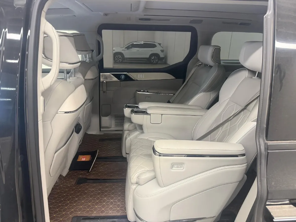 2025 Volvo EM90 BEV 116KWH,autocango,china used car exporter,china ev exporter,chinese used car exporter,chinese used ev exporter