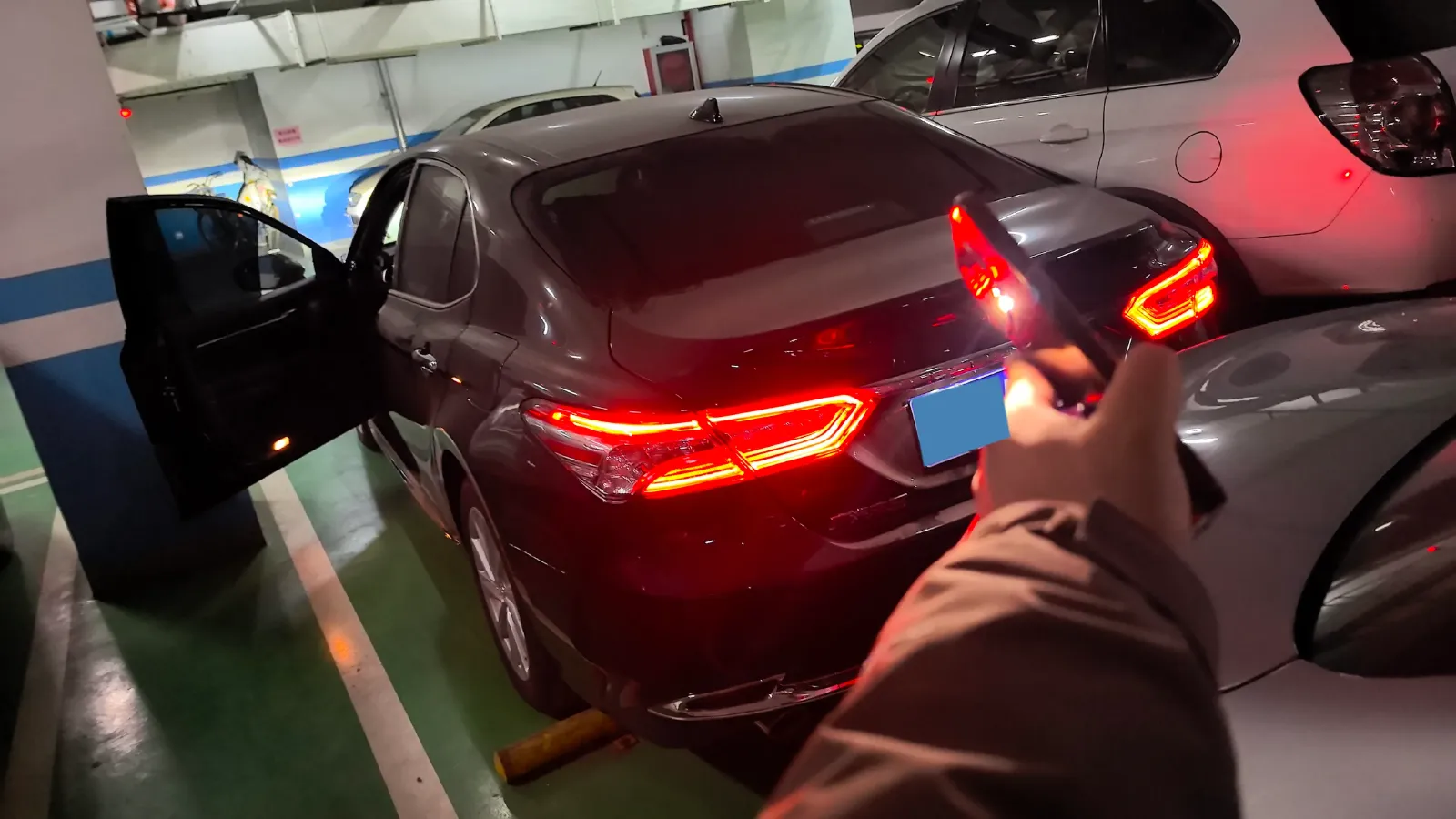 2023 Toyota Camry 2.0L 177HP L4 CVT,autocango,china used car exporter,china ev exporter,chinese used car exporter,chinese used ev exporter