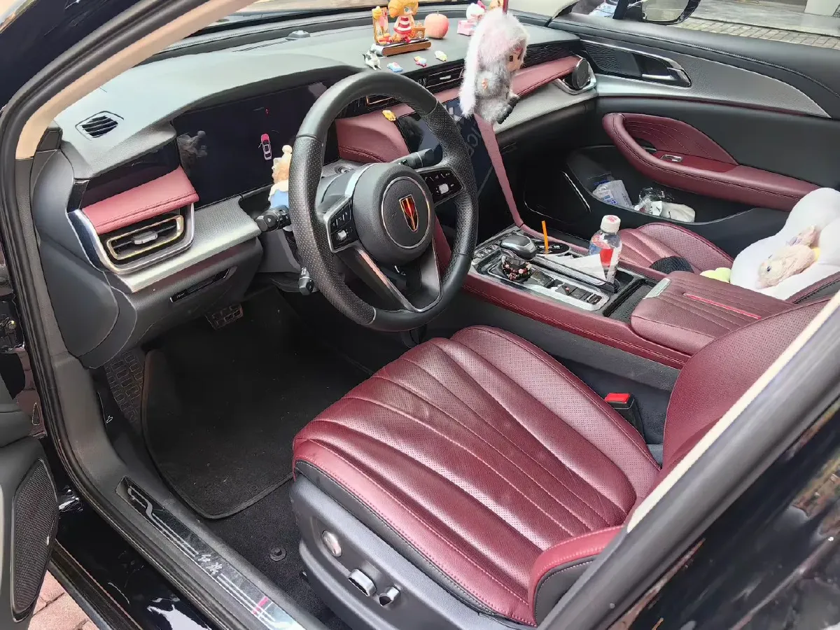 2024 HongQi H5 2.0T 224HP L4 8AT,autocango,china used car exporter,china ev exporter,chinese used car exporter,chinese used ev exporter