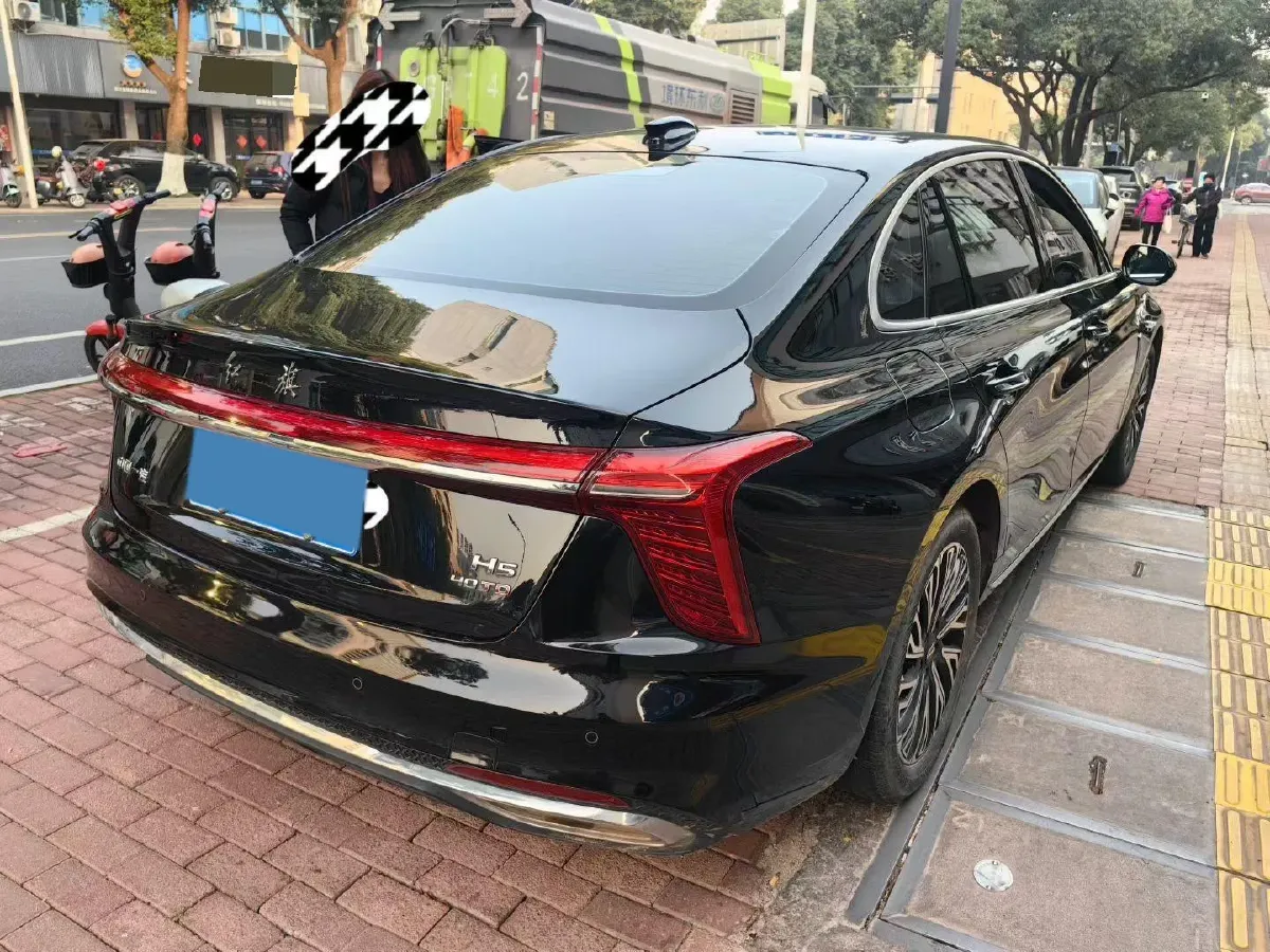 2024 HongQi H5 2.0T 224HP L4 8AT,autocango,china used car exporter,china ev exporter,chinese used car exporter,chinese used ev exporter
