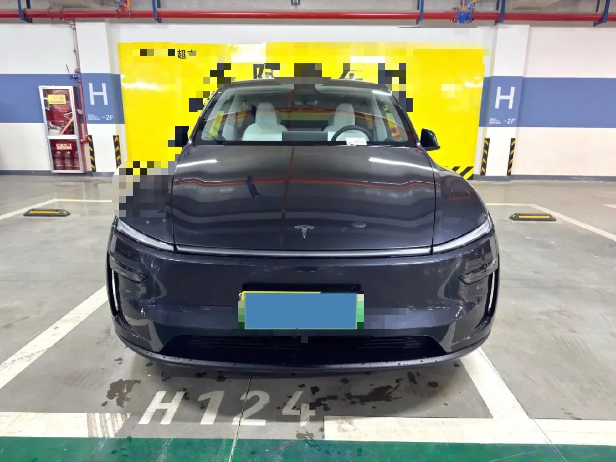 2025 Tesla Model Y BEV 62.5KWH,autocango,china used car exporter,china ev exporter,chinese used car exporter,chinese used ev exporter