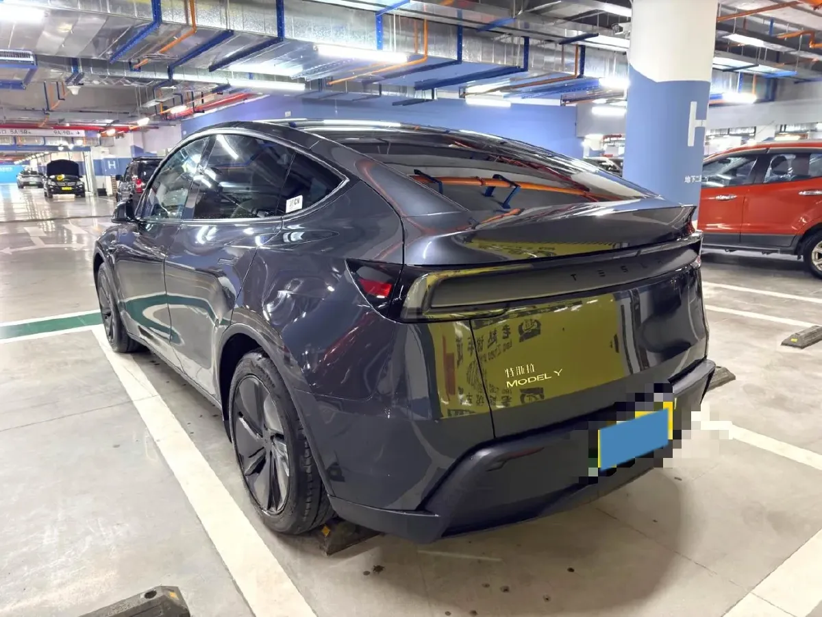2025 Tesla Model Y BEV 62.5KWH,autocango,china used car exporter,china ev exporter,chinese used car exporter,chinese used ev exporter