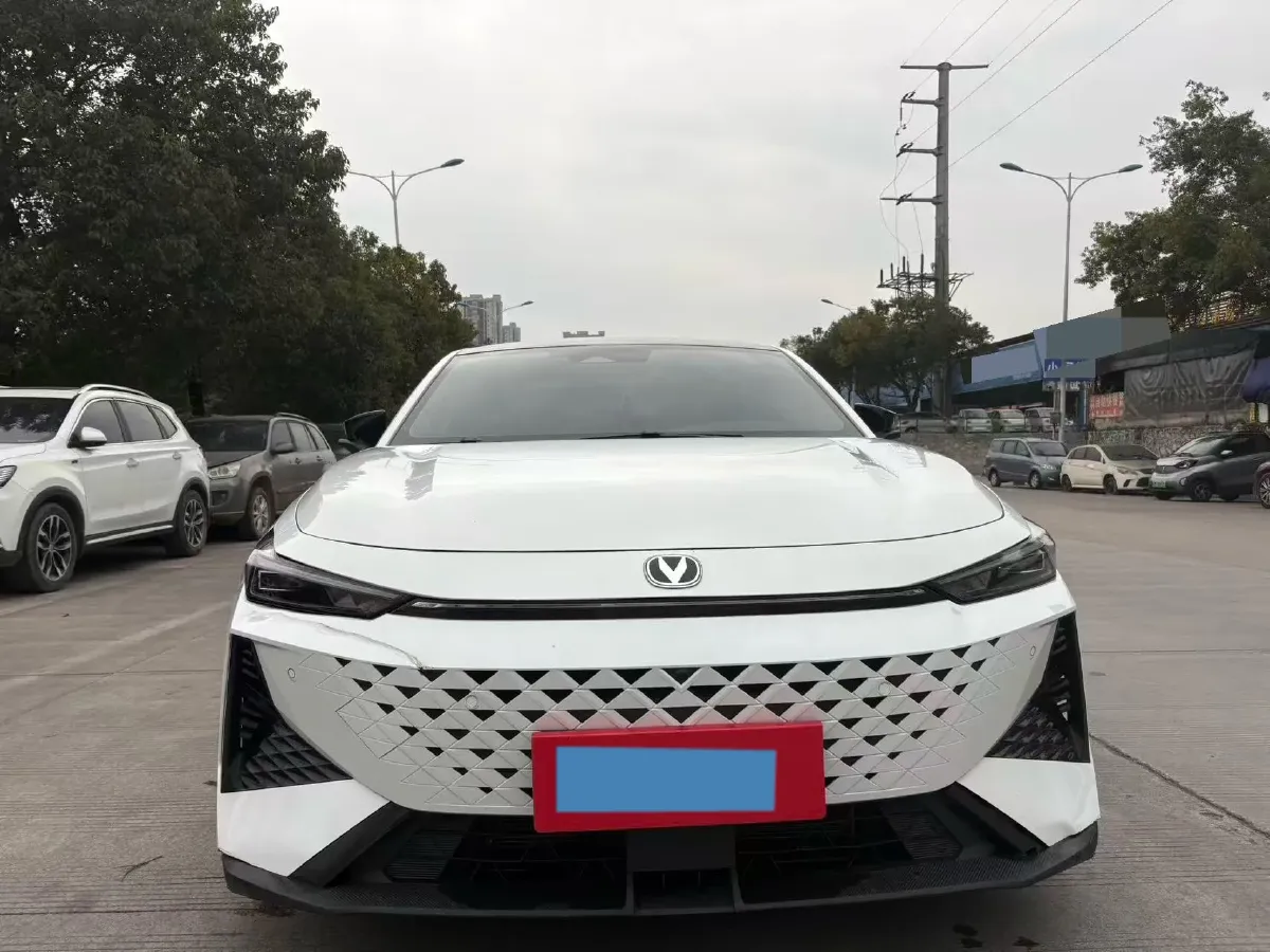 2024 ChangAn UNI-V 1.5T 188HP L4 7DCT,autocango,china used car exporter,china ev exporter,chinese used car exporter,chinese used ev exporter