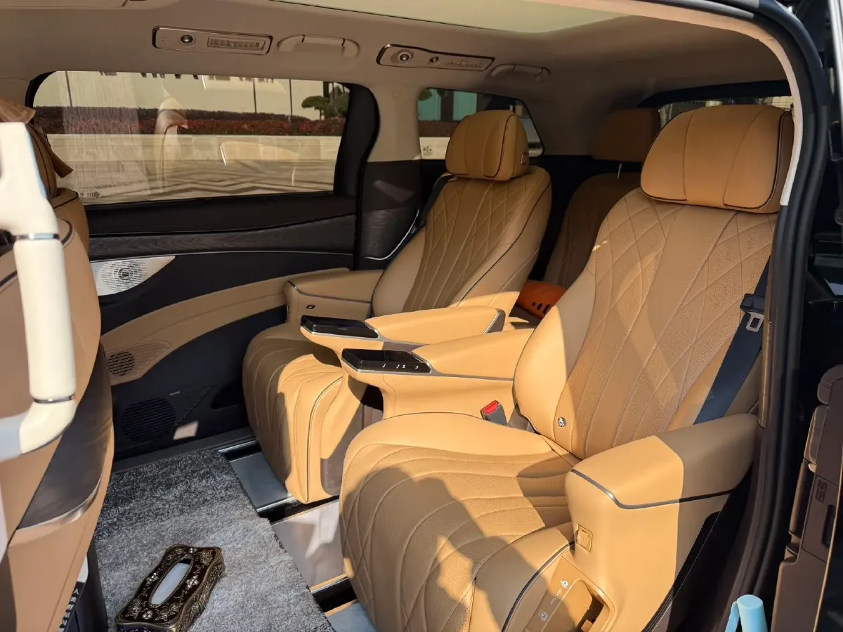 2024 Denza D9 1.5T 139HP L4 E-CVT PHEV 40KWH,autocango,china used car exporter,china ev exporter,chinese used car exporter,chinese used ev exporter