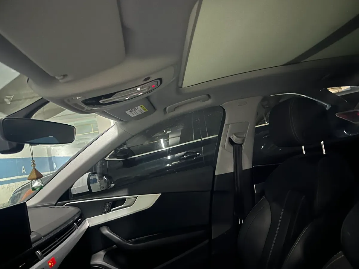 2022 Audi A4L 2.0T 190HP L4 7DCT,autocango,china used car exporter,china ev exporter,chinese used car exporter,chinese used ev exporter