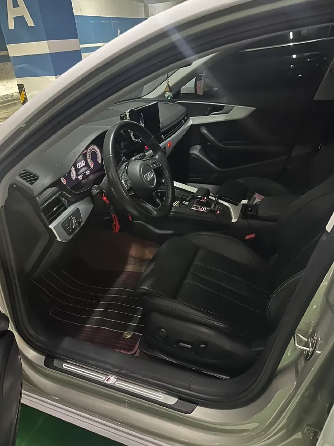 2022 Audi A4L 2.0T 190HP L4 7DCT,autocango,china used car exporter,china ev exporter,chinese used car exporter,chinese used ev exporter