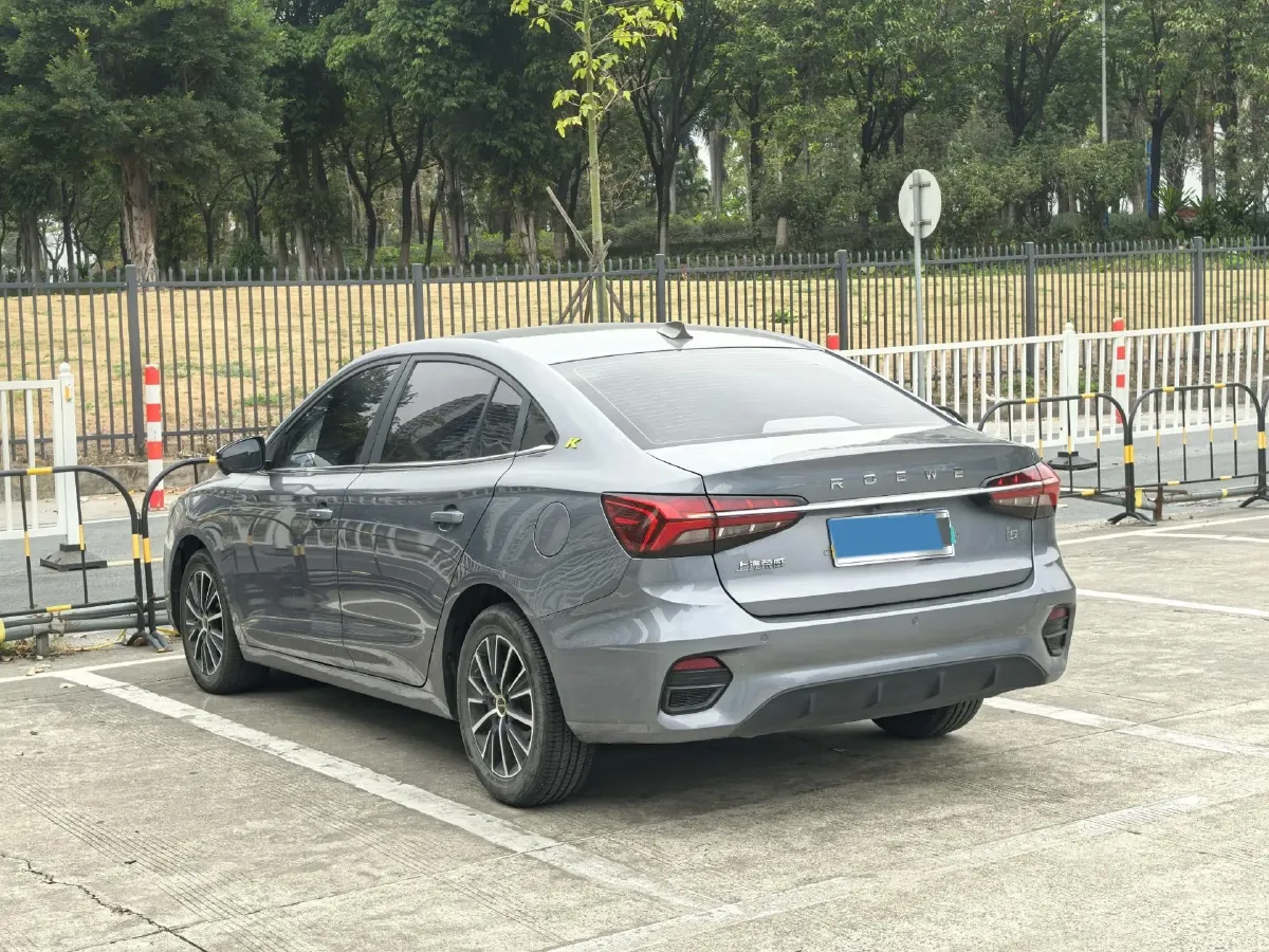 2021 Roewe i5 1.5L 120HP L4 CVT,autocango,china used car exporter,china ev exporter,chinese used car exporter,chinese used ev exporter