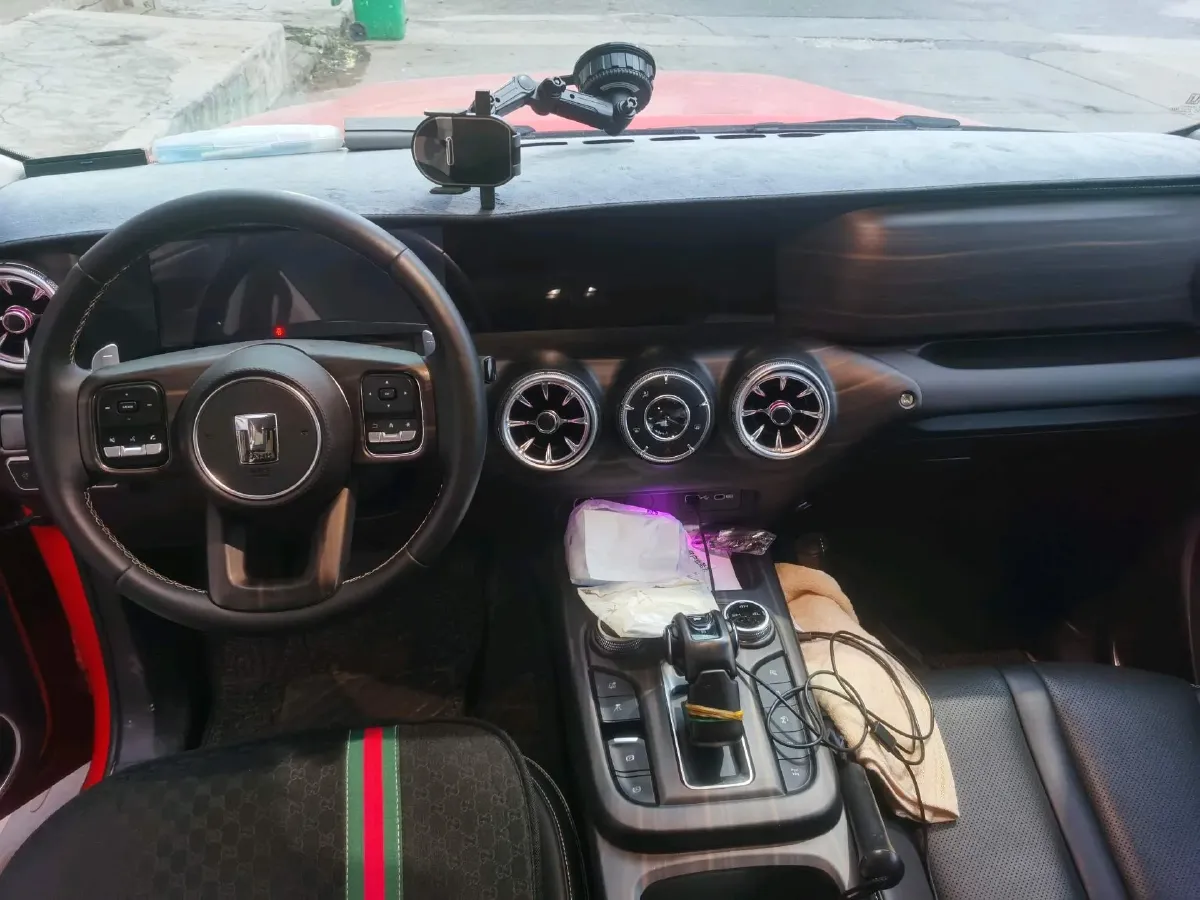 2021 Tank 300 2.0T 227HP L4 8AT,autocango,china used car exporter,china ev exporter,chinese used car exporter,chinese used ev exporter