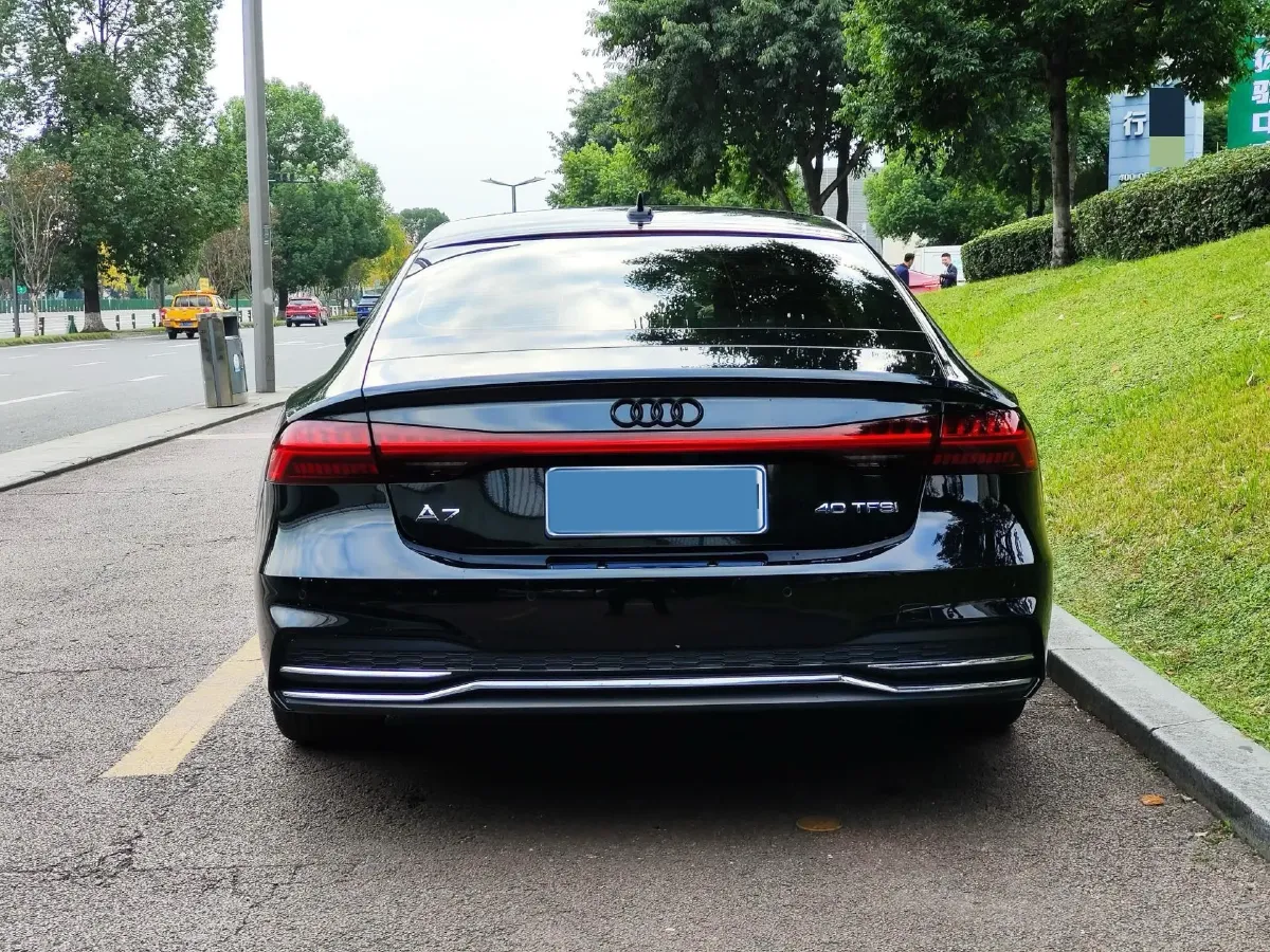 2021 Audi A7 2.0T 190HP L4 7DCT,autocango,china used car exporter,china ev exporter,chinese used car exporter,chinese used ev exporter