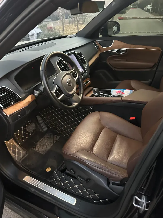 2023 Volvo XC90 2.0T 299HP L4 8AT,autocango,china used car exporter,china ev exporter,chinese used car exporter,chinese used ev exporter